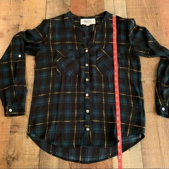 Alice blue stitch fix lightweight plaid long sleeve button down - XS - Picture 6 of 6
